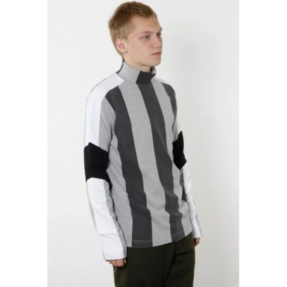 Han Kjobenhavn team neck stripe shirt size small